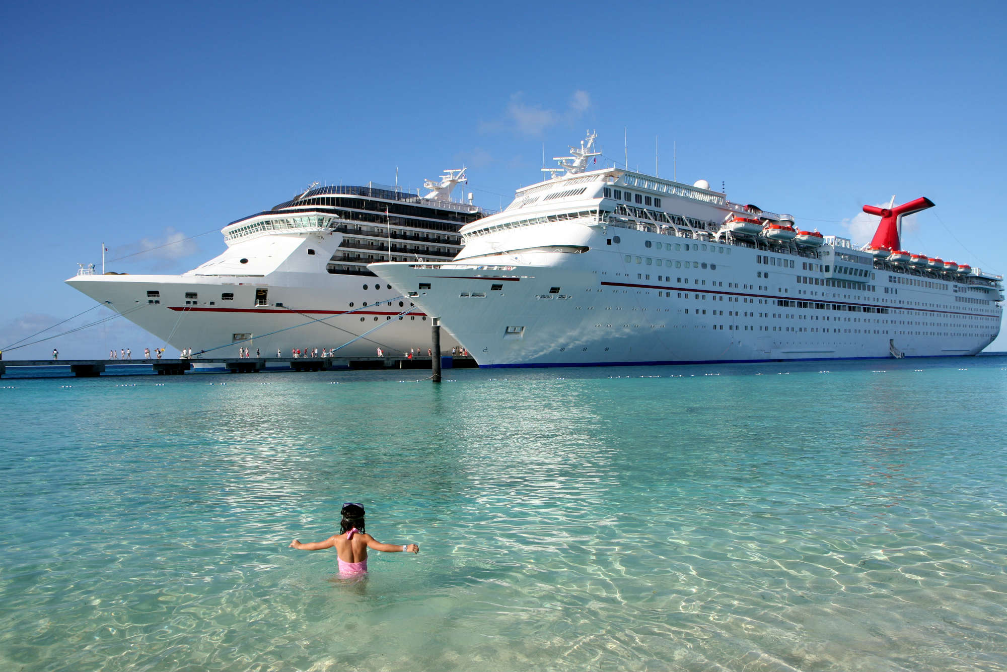 Cruiseschepen in zee