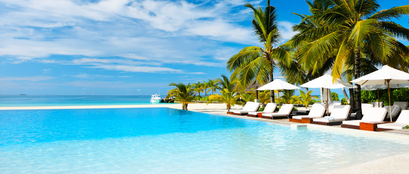 All inclusive vakantie met heerlijk zwembad onder palmbomen
