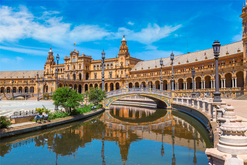 Paleis aan het water in Andalusie
