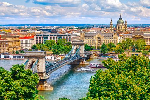 Luchtfoto van de Kettingbrug in Praag tijdens een stedentrip januari