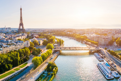 Eiffeltoren en de Seine in Parijs