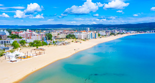 Kust van Sunny Beach in Bulgarije voor een jongerenvakantie