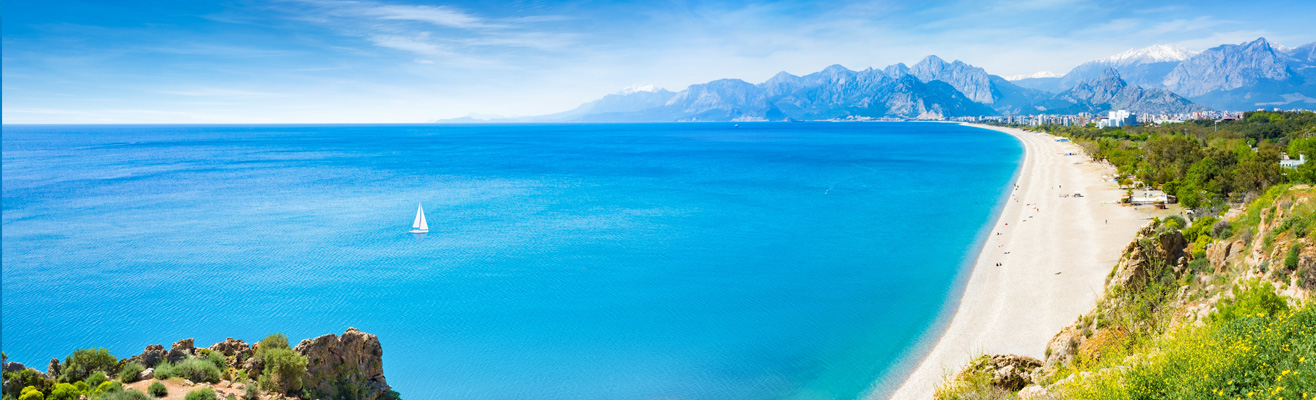 Helderblauw water Turkse Baai