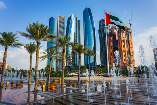 De avond valt in Abu Dhabi, Verenigde Arabische Emiraten in januari
